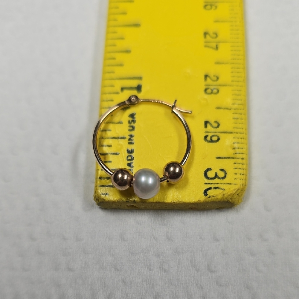 HOST PICKx3. VTG. Never Worn. 7/8" Elegant 14k Gold Hoop Earrings w/Pearl Accent - Picture 2 of 2